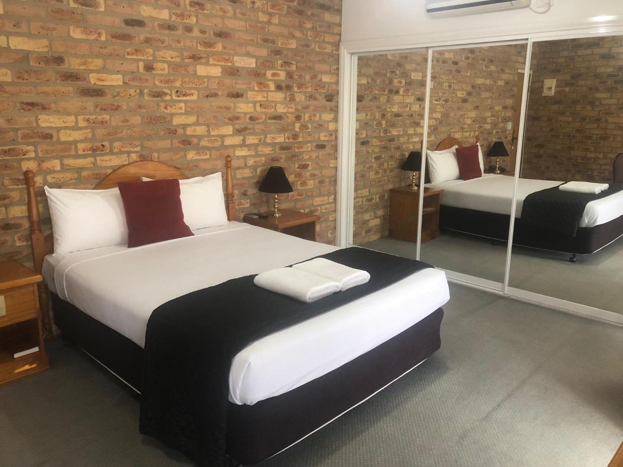 Mercure Port Of 4*