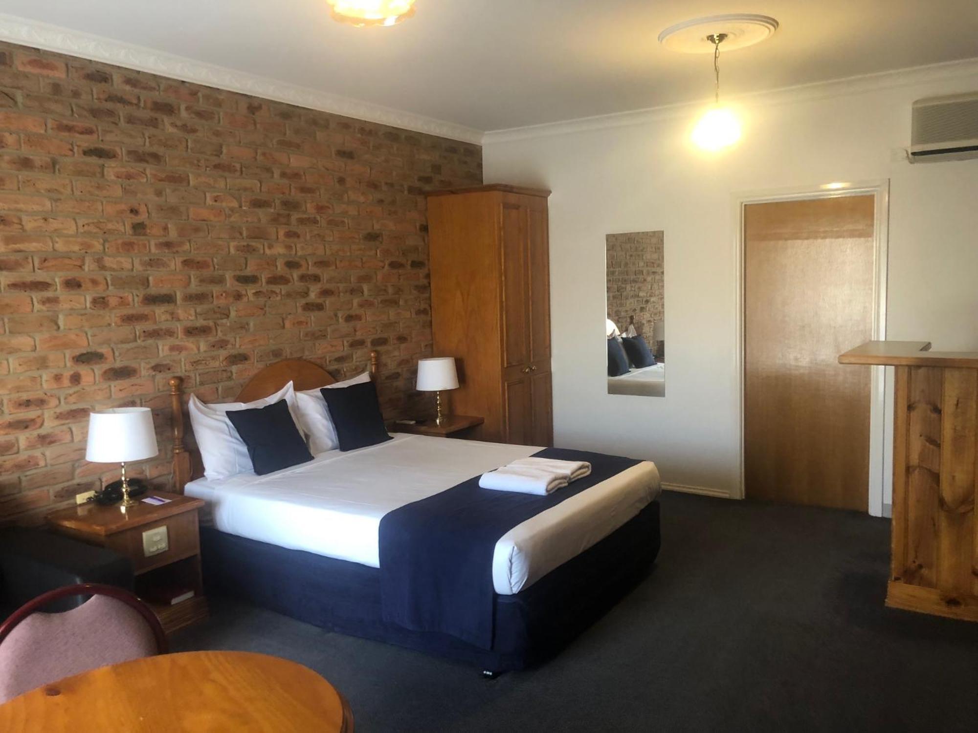 Mercure Port Of Hotel 4*