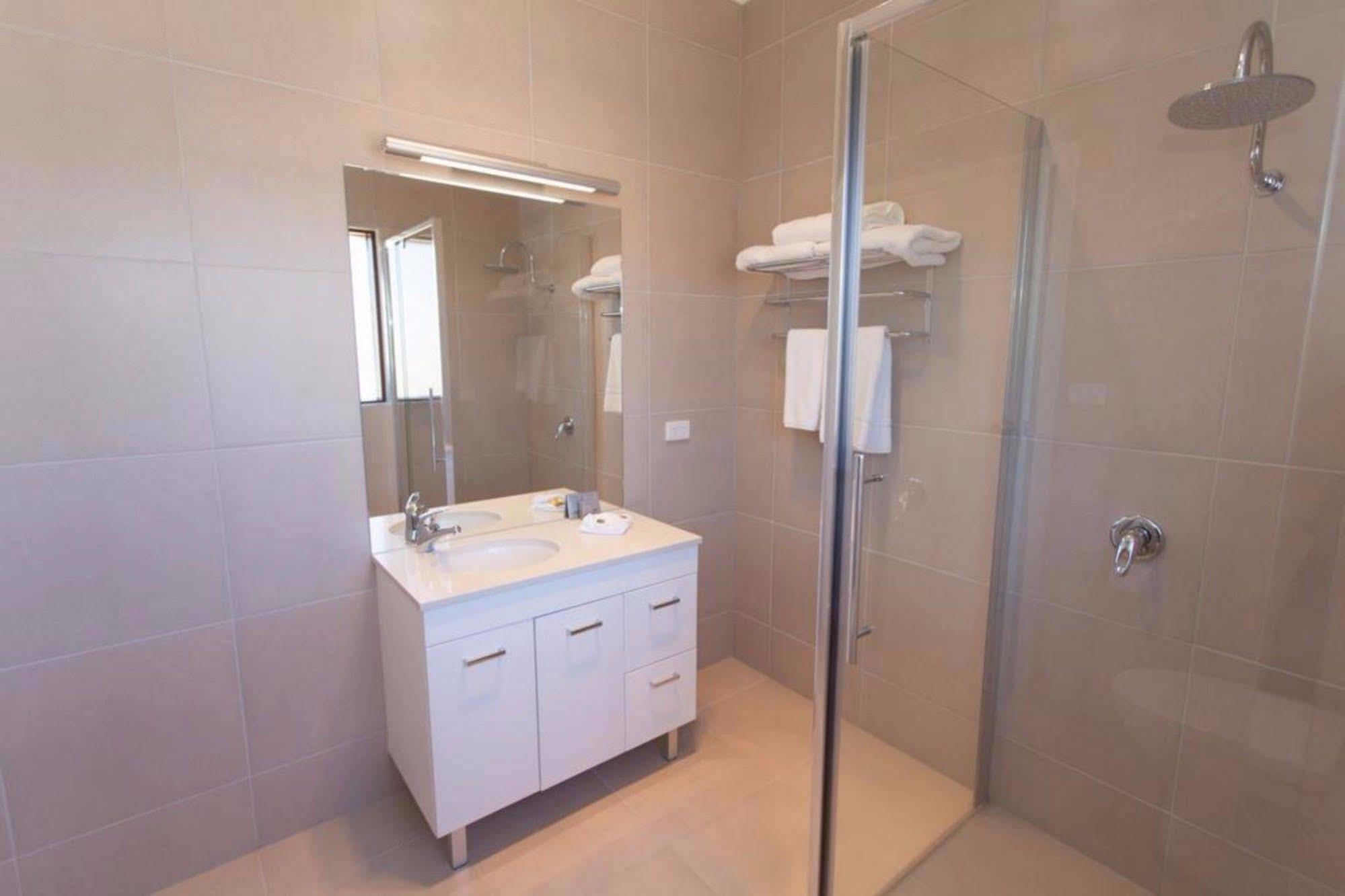 Mercure Port Of Hotel 4*